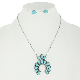 LOVELY WESTERN TURQUOISE SQUASH BLOSSOM PENDANT NECKLACE AND EARRINGS SET