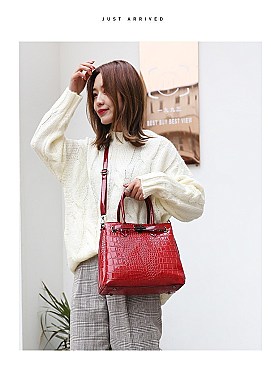 PATENT CROCODILE CLASSIC PADLOCK SATCHEL