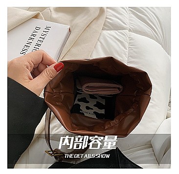 STYLISH PATTERNED BUCKET BAG IN A BOX