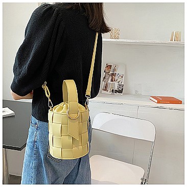 DRAWSTRING HANDMADE WOVEN BUCKET BAG