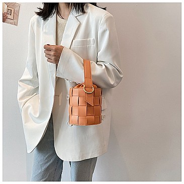 DRAWSTRING HANDMADE WOVEN BUCKET BAG