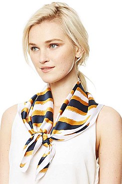 3TONE STRIPES SQUARE SCARF