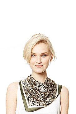 FASHIONABLE LEOPARD PRINT SQUARE SCARF BANDANA