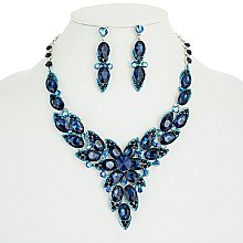 DAZZELING CRYSTAL HOLIDAY NECKLACE SET