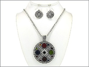 OS02498ASDKM Circle Pendant With Stone 18" Set