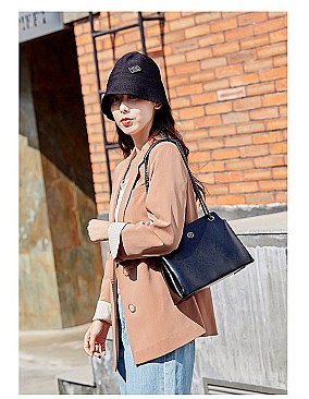 Smooth Magnetic Lock Chain Shoulder Bag