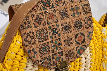 Circled Pattern Straw Round Crossbody Bag