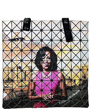 MICHELLE OBAMA FASHION MAGAZINE PRINT FAUX LEATHER HANDBAG JP28-PB9601 MT