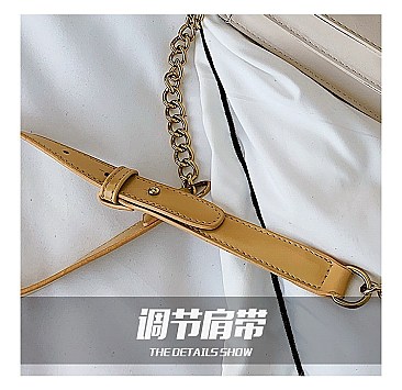 PUSH-LOCK & CHAIN HANDLE SHOULDER BAG