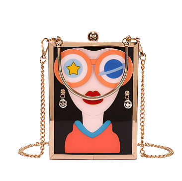 ANIMATED 3D LADY STATEMENT BOXY BAG