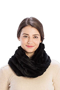 QUILTED STRIPE INFINITY SCARF