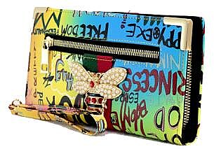 QUEENBEE GRAFFITI  STRIPE  WALLET WRISTLET