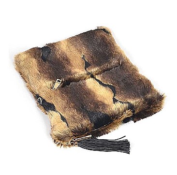 FOLDABLE TIGER PRINT FUR CLUTCH