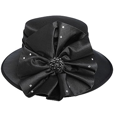 MEDIUM BRIM SATIN DRESSY HAT WITH A BROOCH ACCENT