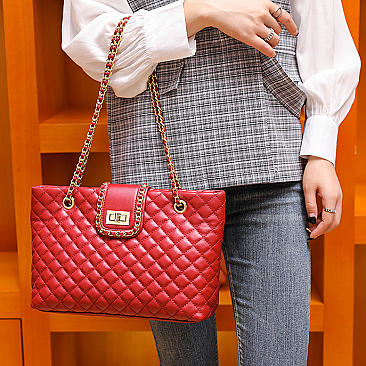 Quilted Medium CHAIN ACCENT Shoulder Bag
