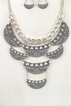 ETCHED TRIBAL BIB NECKLACE SET
