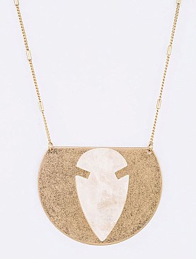 Iconic Arrow Head Quartz Metal Plate Pendant Necklace LA151444