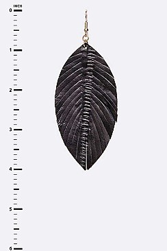 LEATHER EMBOSSED CUTOUT EARRING