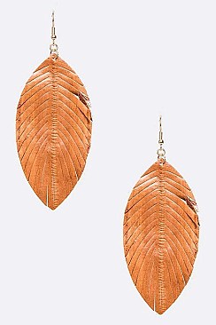 LEATHER EMBOSSED CUTOUT EARRING