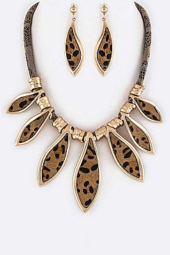 LEATHER INSET ANIMAL PRINT NECKLACE SET