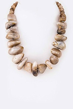 Stylish Resin Pebble Iconic Necklace LA-N6193