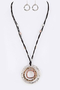 Posh Tri-Tone Hammered Ring Pendant Necklace Set LA22-QNE14229