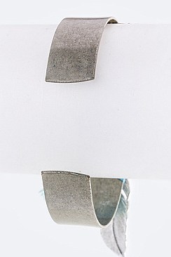 FEATHER & TASSEL CHARMS METAL CUFF