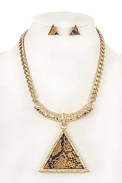 TRIANGLE PENDANT NECKLACE SET