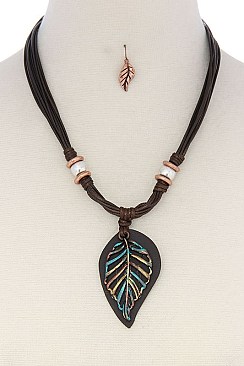 LEATHER LEAF PENDANT STATEMENT NECKLACE JYQNE14124