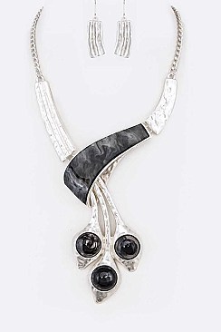 Iconic Metal Necklace Set
