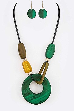 Resin Pendant Matte Finished Necklace Set