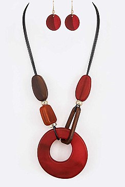 Resin Pendant Matte Finished Necklace Set