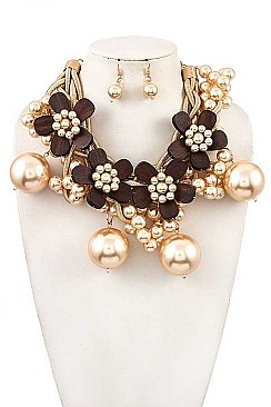 PEARL & WOODEN FLOWER BIB NECKLACE SET