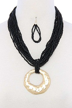 METAL CIRC PENDANT IN BEADED NECKLACE SET