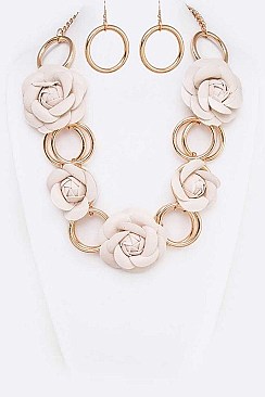 COSMOPOLITAN FLOWER STATEMENT NECKLACE SET