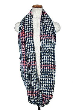 KNITTED CHECKERS PATTERN INFINITY SCARF