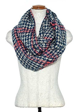 KNITTED CHECKERS PATTERN INFINITY SCARF