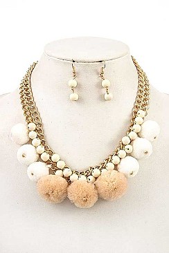 CHIC POM POM BIB NECKLACE SET