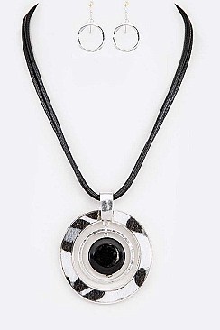 Round Pendant  Animal Printed Necklace Set
