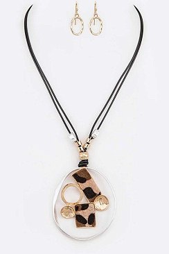 Mix Media Pendant Animal Printed Necklace Set