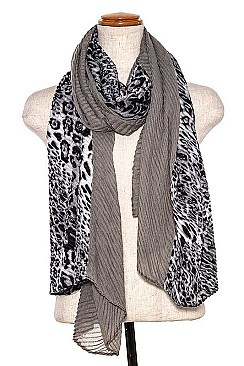OBLONG PLEATED ANIMAL PRINT SCARF