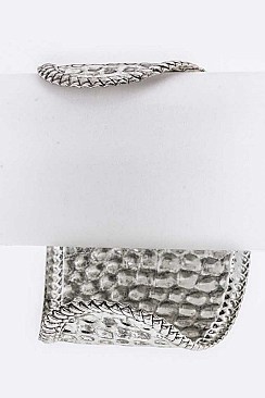 ADJUSTABLE HORN & FLOWER STONE CUFF