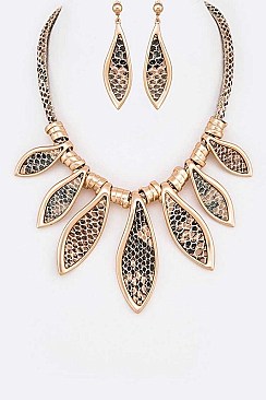 LEATHER INSET ANIMAL PRINT NECKLACE SET