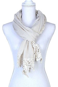 PLAIN COLOR LACED OBLONG SCARF