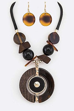 MIXED RESIN & WOOD PENDANT NECKLACE SET