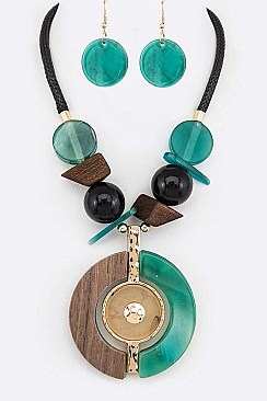 MIXED RESIN & WOOD PENDANT NECKLACE SET