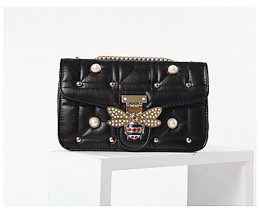 QUEEN BE ACCENT RIVETED QUILTED SHOULDER BAG