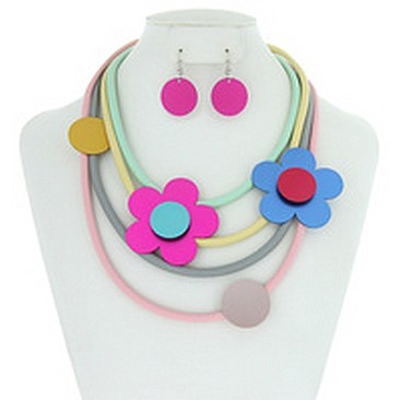 STYLISH 4-LAYER W/ FLOWERS NK SET SLN0808