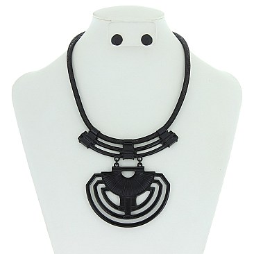 FASHIONABLE METAL STATEMENT NECKLACE SET SLN1257