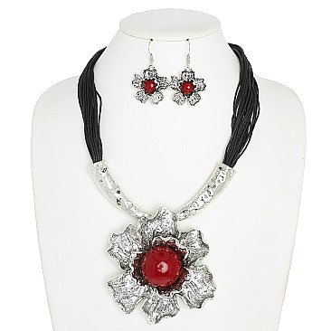 FLOWER LEATHERETTE NECKLACE SET